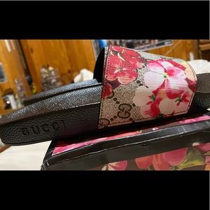 GUCCI slides bloom size 8 (39)